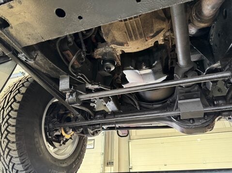 Land Rover Defender TD XS STATION WAGON 38