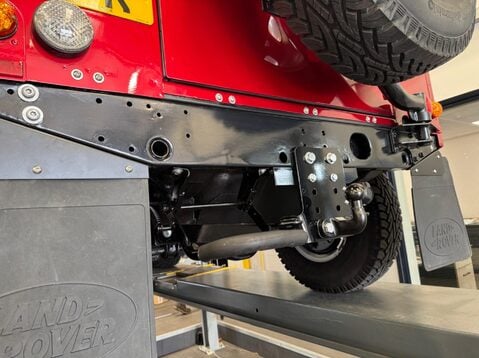Land Rover Defender TD XS STATION WAGON 31