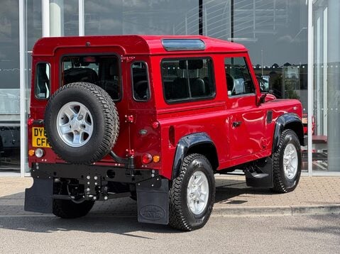 Land Rover Defender TD XS STATION WAGON 11