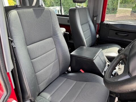 Land Rover Defender TD XS STATION WAGON 22