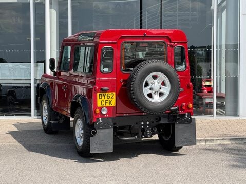 Land Rover Defender TD XS STATION WAGON 5