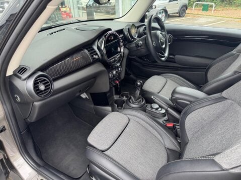 Mini Hatch 2.0 Cooper S Euro 6 (s/s) 3dr 31