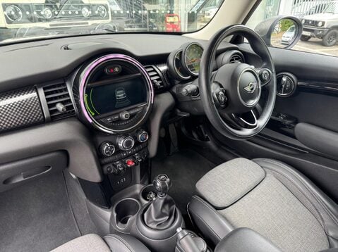 Mini Hatch 2.0 Cooper S Euro 6 (s/s) 3dr 29