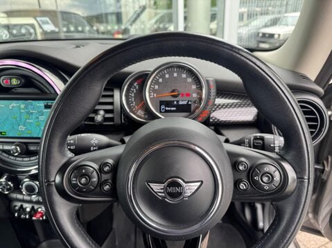 Mini Hatch 2.0 Cooper S Euro 6 (s/s) 3dr 22