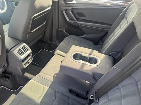 Volkswagen Tiguan Allspace SEL TSI 4MOTION DSG 23