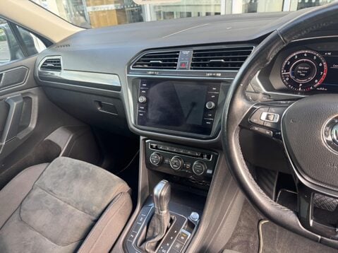 Volkswagen Tiguan Allspace SEL TSI 4MOTION DSG 28