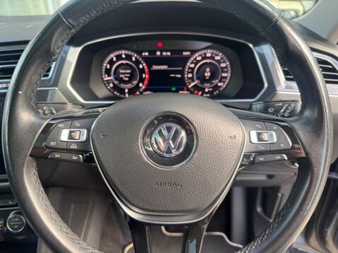 Volkswagen Tiguan Allspace SEL TSI 4MOTION DSG 29