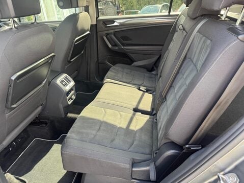 Volkswagen Tiguan Allspace SEL TSI 4MOTION DSG 32