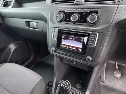 Volkswagen Caddy C20 TDI HIGHLINE 13