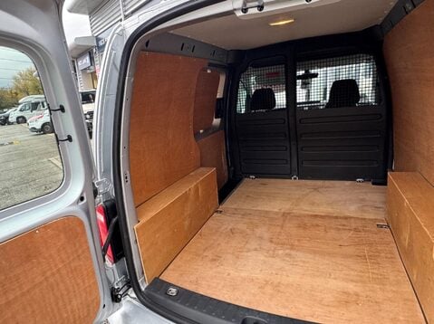 Volkswagen Caddy C20 TDI HIGHLINE 25