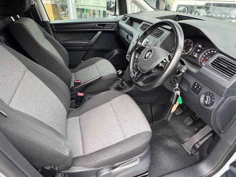 Volkswagen Caddy C20 TDI HIGHLINE 12