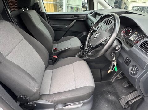 Volkswagen Caddy C20 TDI HIGHLINE 11