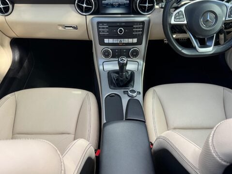Mercedes-Benz SLC SLC 180 AMG LINE 45