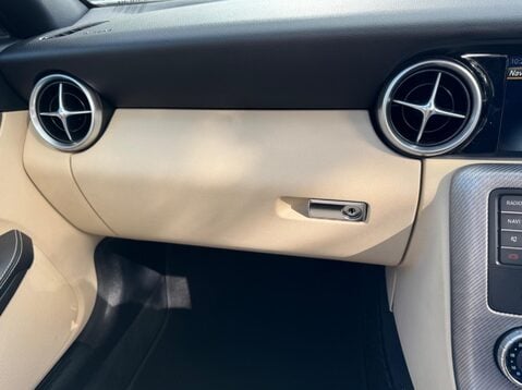 Mercedes-Benz SLC SLC 180 AMG LINE 17