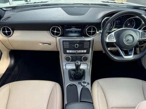Mercedes-Benz SLC SLC 180 AMG LINE 46