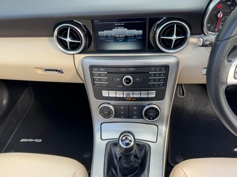Mercedes-Benz SLC SLC 180 AMG LINE 18