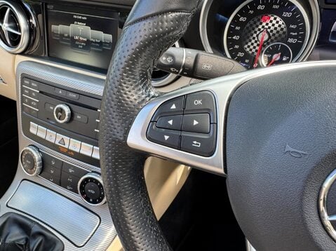 Mercedes-Benz SLC SLC 180 AMG LINE 35