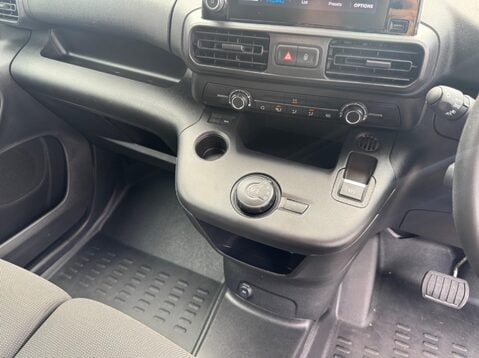 Peugeot Partner BLUEHDI PROFESSIONAL PREMIUM PLUS L1 15