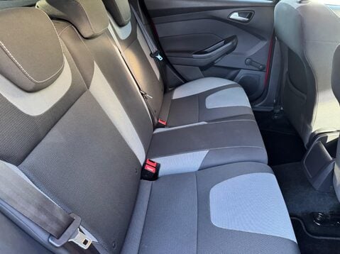 Ford Focus ZETEC 33
