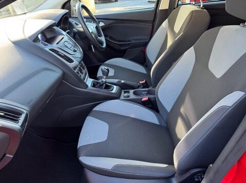 Ford Focus ZETEC 27