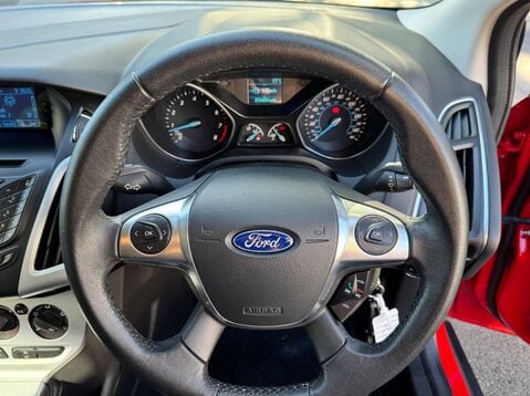 Ford Focus ZETEC 19