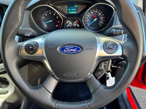 Ford Focus ZETEC 17