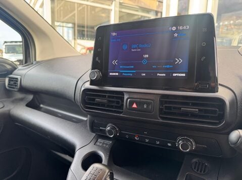 Peugeot Partner BLUEHDI PROFESSIONAL PREMIUM L1 21