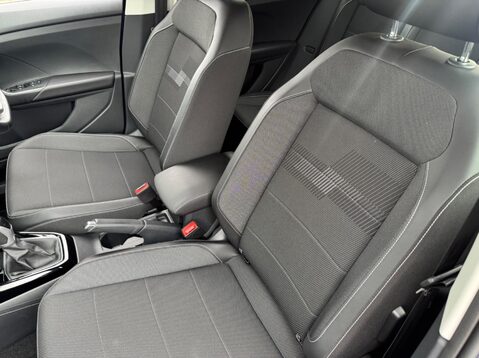 Volkswagen T-Cross BLACK EDITION TSI DSG 17