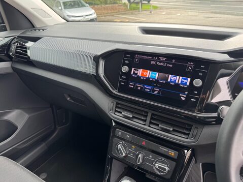 Volkswagen T-Cross BLACK EDITION TSI DSG 25