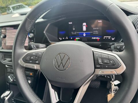 Volkswagen T-Cross BLACK EDITION TSI DSG 27