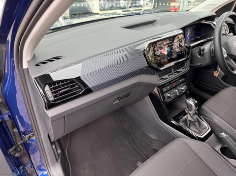 Volkswagen T-Cross BLACK EDITION TSI DSG 15