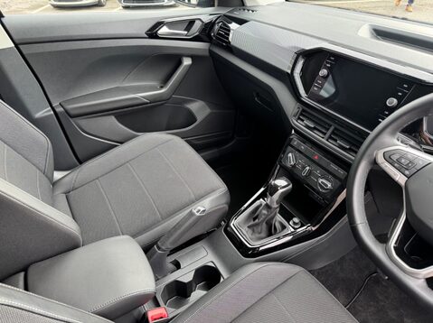 Volkswagen T-Cross BLACK EDITION TSI DSG 21