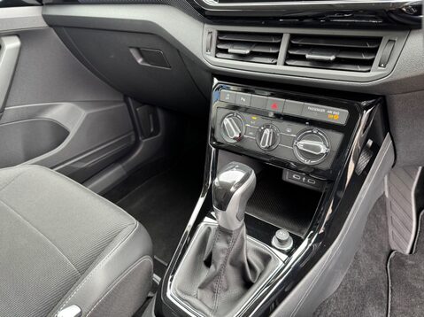 Volkswagen T-Cross BLACK EDITION TSI DSG 26