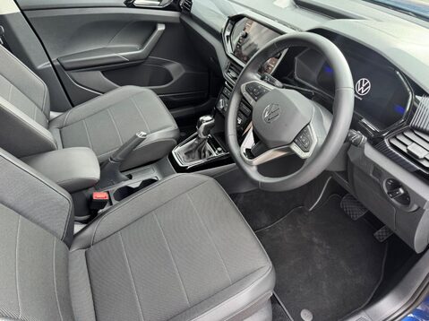 Volkswagen T-Cross BLACK EDITION TSI DSG 19