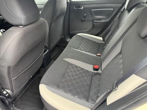 Nissan MICRA ACENTA 33