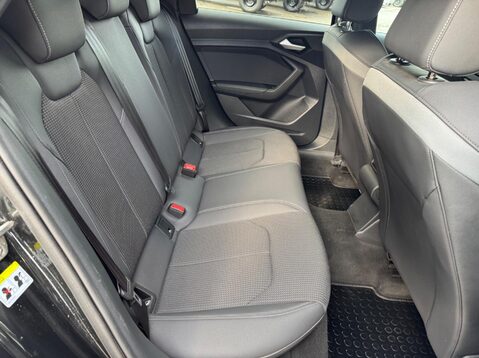 Audi A1 SPORTBACK TFSI S LINE 4