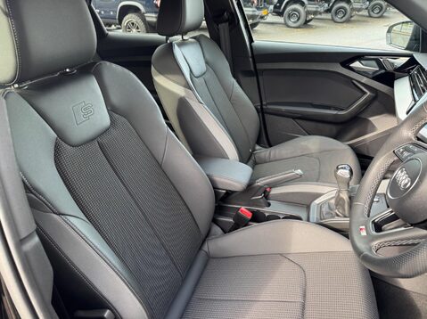 Audi A1 SPORTBACK TFSI S LINE 19