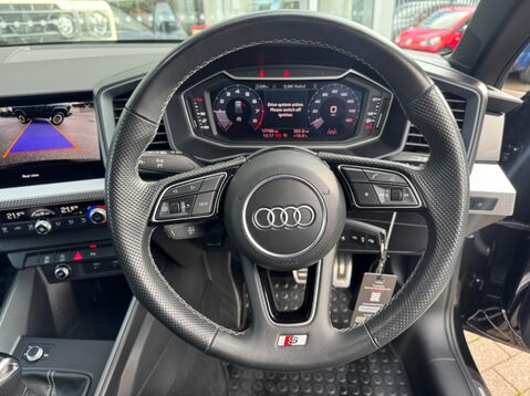 Audi A1 SPORTBACK TFSI S LINE 18