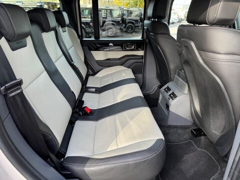 Ineos Grenadier FIELDMASTER EDITION 38