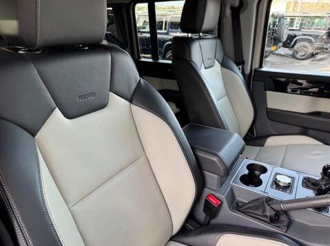 Ineos Grenadier FIELDMASTER EDITION 32