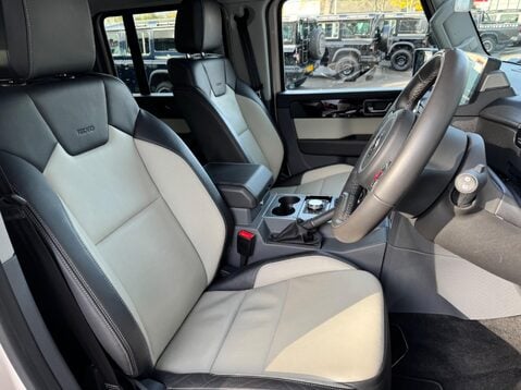 Ineos Grenadier FIELDMASTER EDITION 33