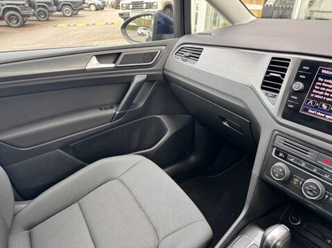 Volkswagen Golf SV MATCH TSI EVO DSG 26