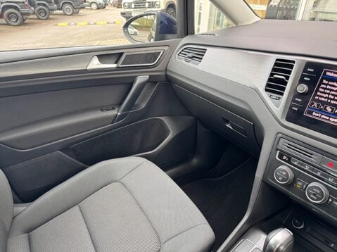 Volkswagen Golf SV MATCH TSI EVO DSG 27