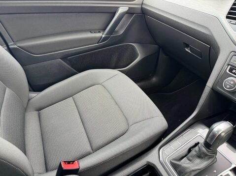 Volkswagen Golf SV MATCH TSI EVO DSG 28