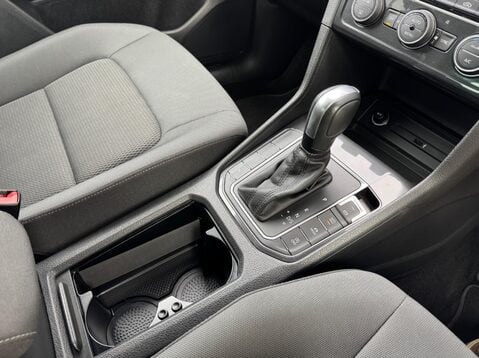 Volkswagen Golf SV MATCH TSI EVO DSG 29