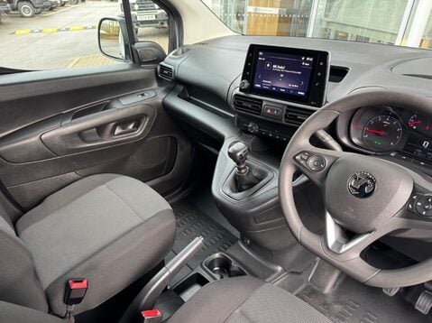 Vauxhall Combo L1H1 2300 PRIME S/S 28