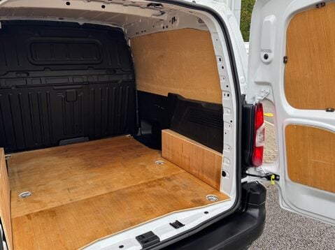 Vauxhall Combo L1H1 2300 PRIME S/S 11