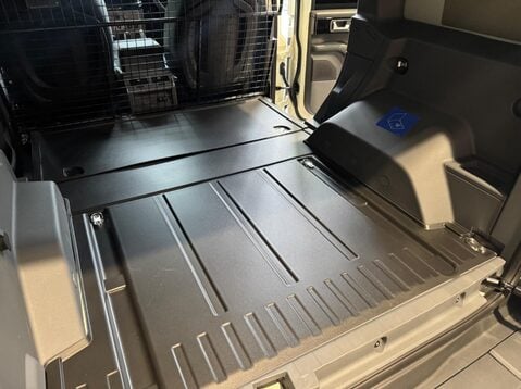 Ineos Grenadier 3.0D Commercial Auto 4WD Euro 6 (s/s) 4dr 9