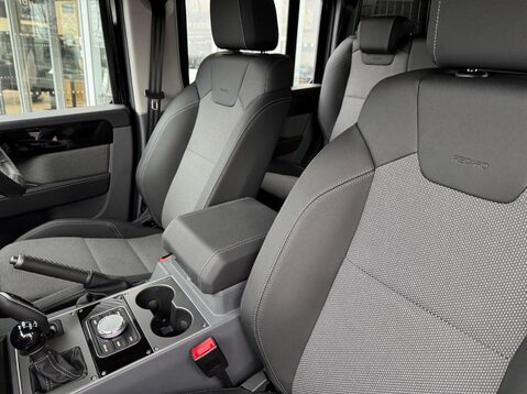 Ineos Grenadier 3.0P Utility Wagon Auto 4WD Euro 6 (s/s) 6dr 40