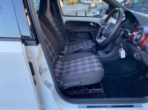 Volkswagen Up GTI 14